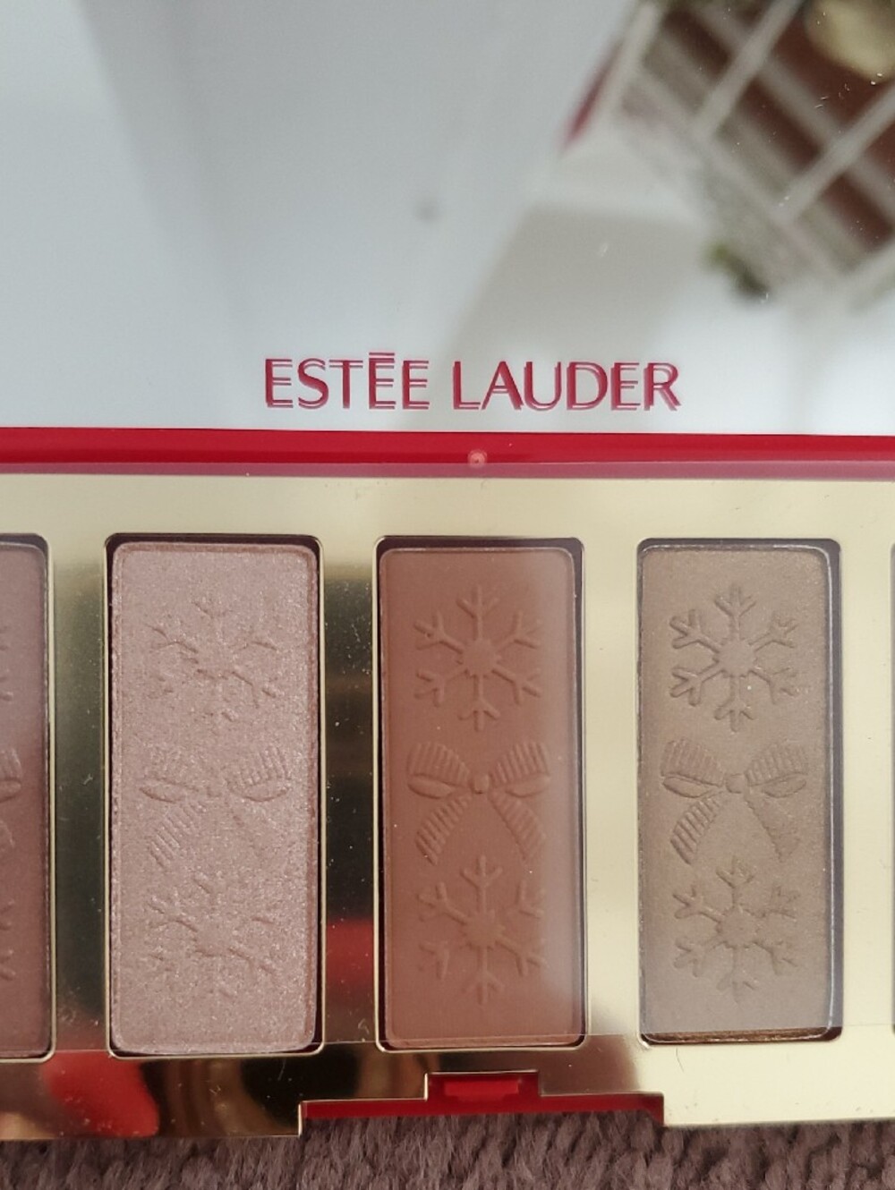 Estee Lauder Neutral Eyeshadow Palette — Cream, Beige, Taupe, Brown Shades - Picture 2 of 5